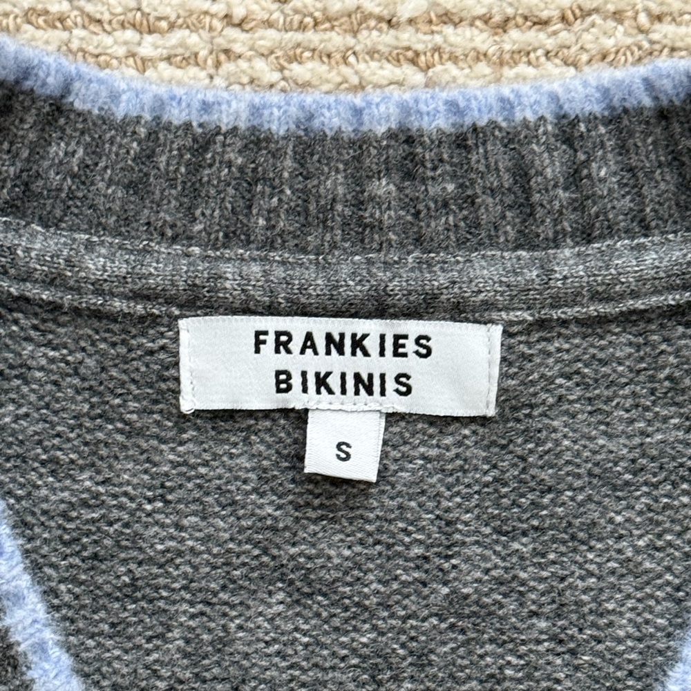 Frankie’s Bikinis sweater - Picture 3 of 8